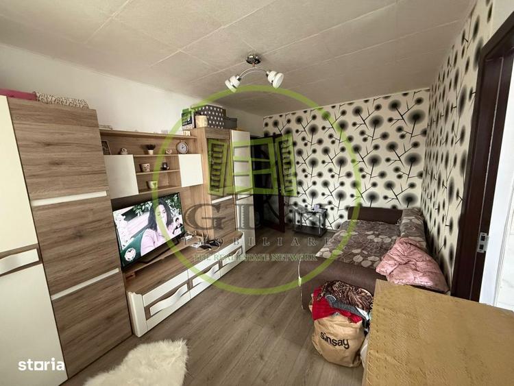 Apartament cu 2 camere semidecomandat, mobilat în Craiovița Nouă