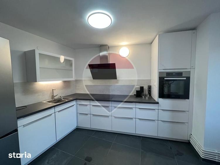 Apartament cu 4 camere în Ultracentral