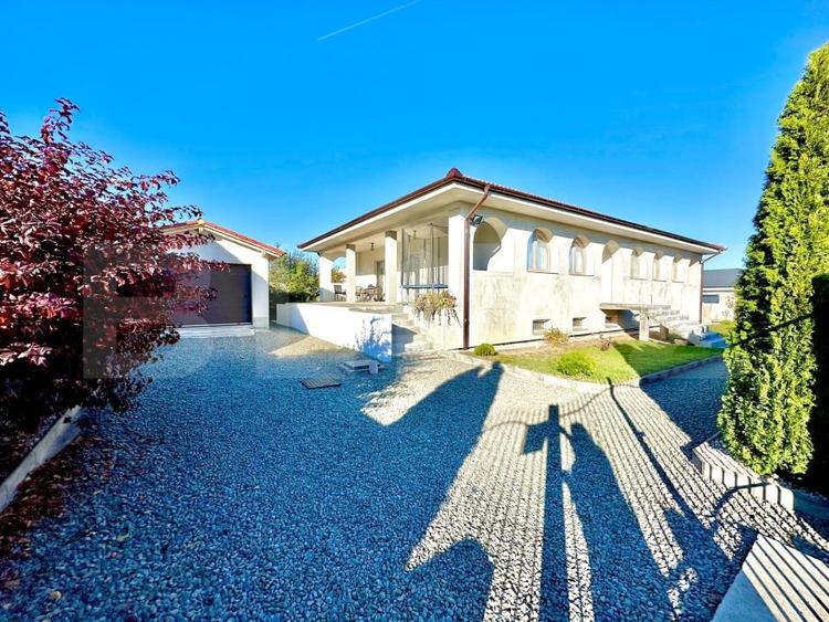 Casă individuală cu 6 camere cu Teren 1200 Mp în Cetate