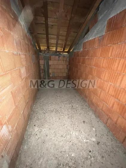 Casă cu 6 camere cu Teren 1325 Mp în Uliuc