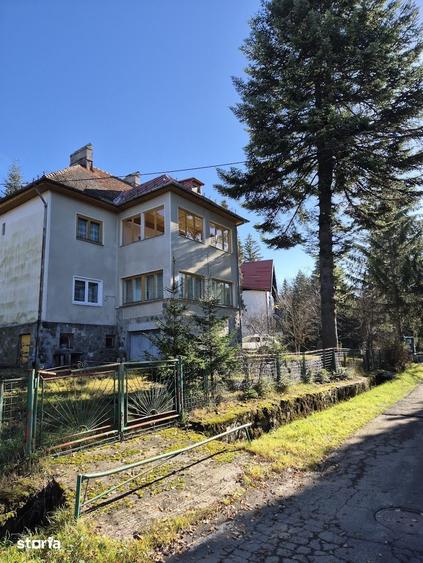 Casă cu 10 camere cu Teren 1034 Mp în Cabana Vânătorilor