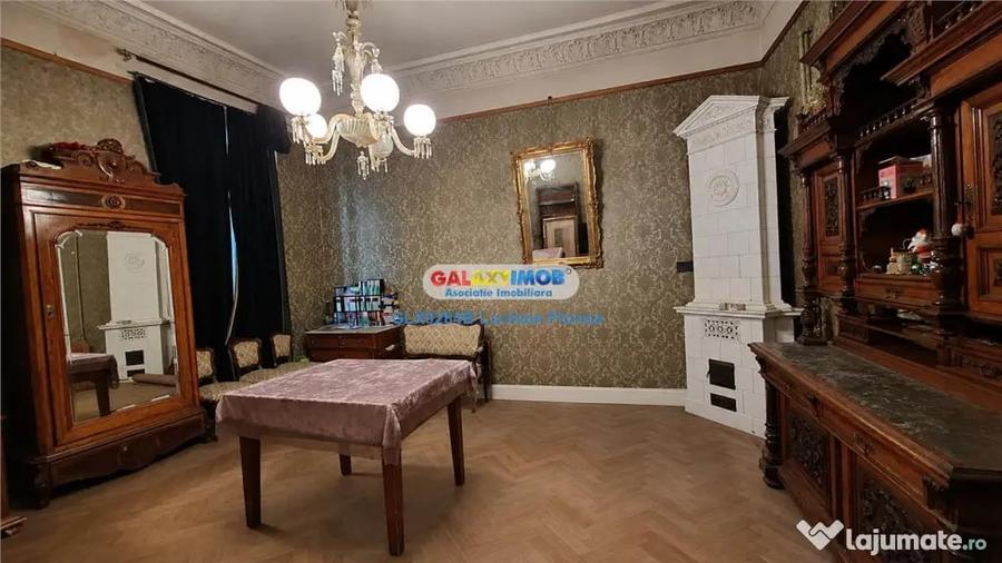 Casă cu 8 camere cu Teren 475 Mp în Ultracentral