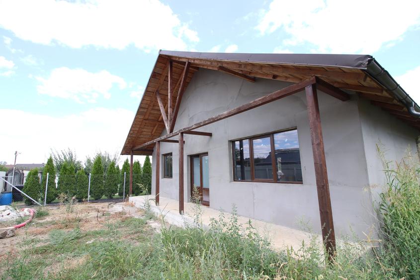 Casă individuală cu 3 camere cu Canalizare în Tătarca