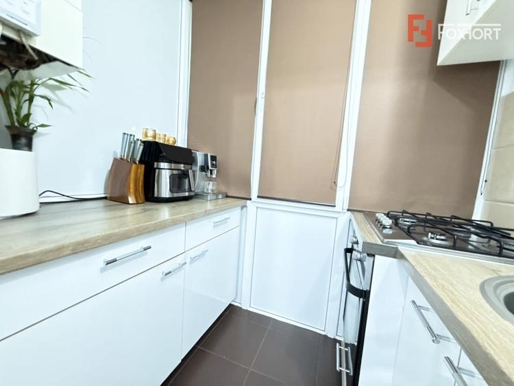Apartament cu 3 camere decomandat în Lipovei