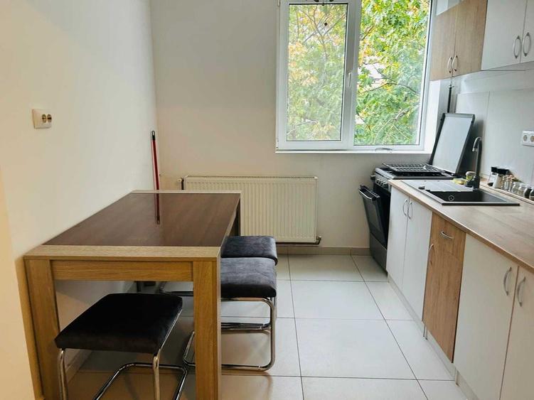 Apartament cu 2 camere semidecomandat în Republicii