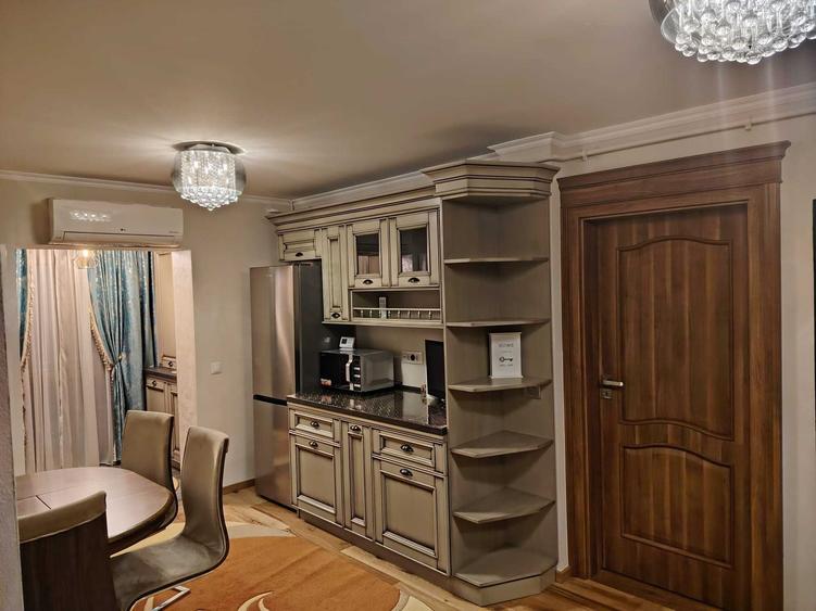 Apartament cu 2 camere decomandat în Rovine