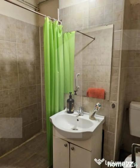 Apartament cu 4 camere semidecomandat în Ciucului