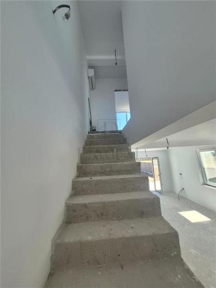 Duplex cu 3 camere cu Teren 330 Mp în Moșnița Nouă