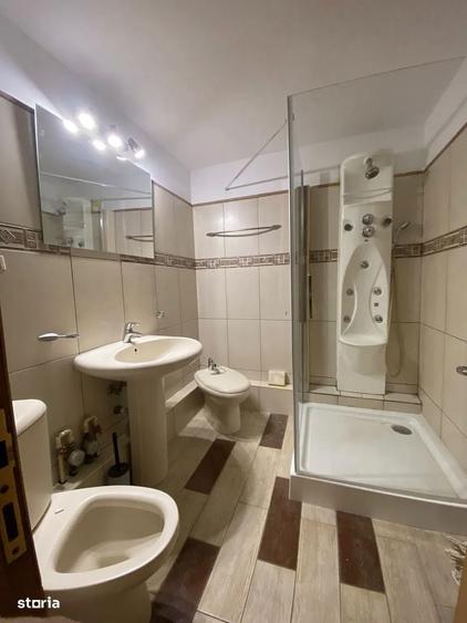 Apartament cu 3 camere decomandat în Lujerului