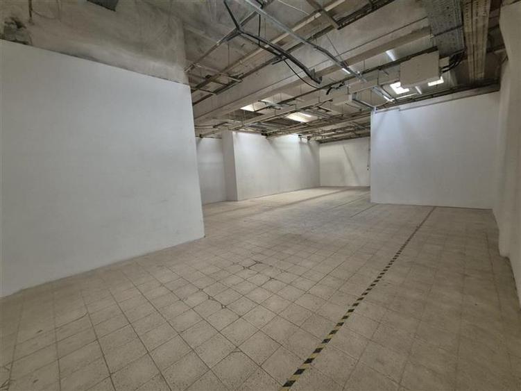 Spațiu industrial, de 205 mp, în Central