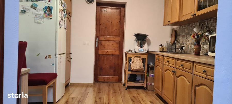 Casă cu 2 camere cu Teren 1500 Mp în Paleu
