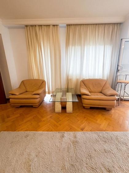 Apartament cu 3 camere decomandat, mobilat în Primăverii