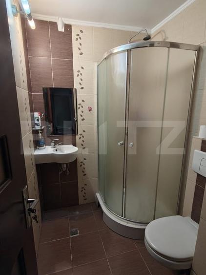 Apartament cu 4 camere decomandat, mobilat în Micro 16