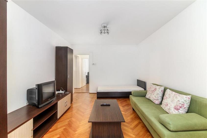Apartament cu 2 camere decomandat, mobilat în Zorilor