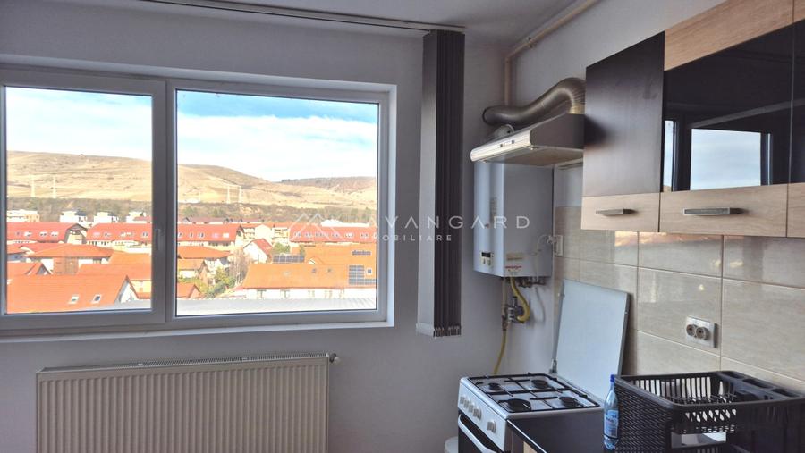 Apartament cu 2 camere semidecomandat, mobilat în Florești