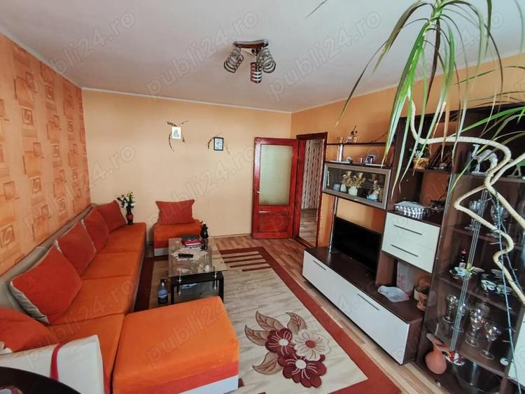 Apartament 4 camere de vanzare - 1
