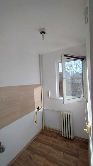 Garsoniera Etaj 4/10 Langa Plaza Romania str Aleea Dumbravita nr 2A - 1