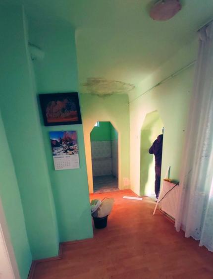Casa mare, primitoare si bine compartimentata, cu 5 camere - 3