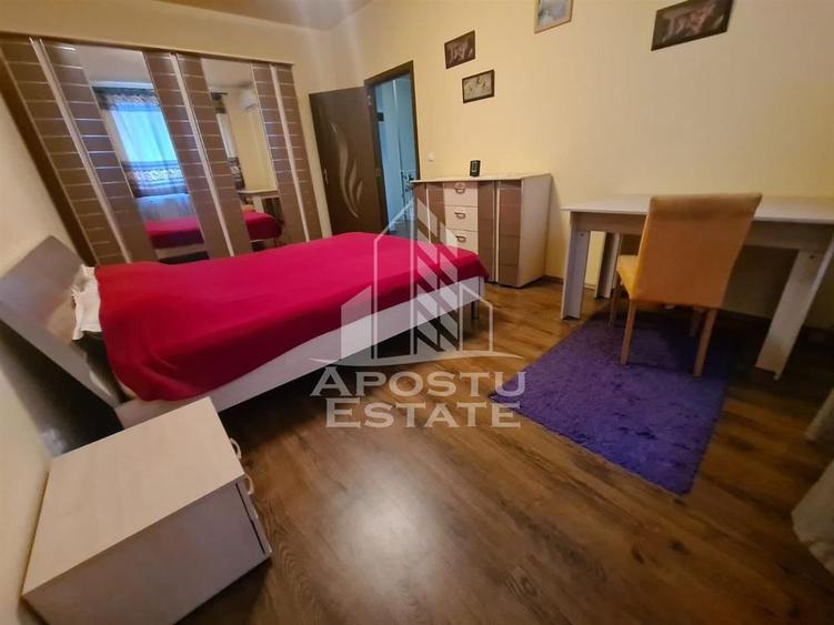 Casa, 4 camere, 3 locuri de parcare, zona Sagului - 4