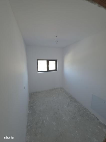 Casă cu 4 camere în Domnești