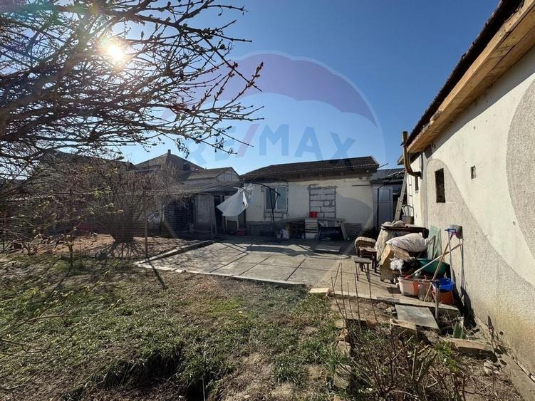 Oportunitate- 381 mp teren/ casa -str. Padurii(acces rapid la A1) - 21