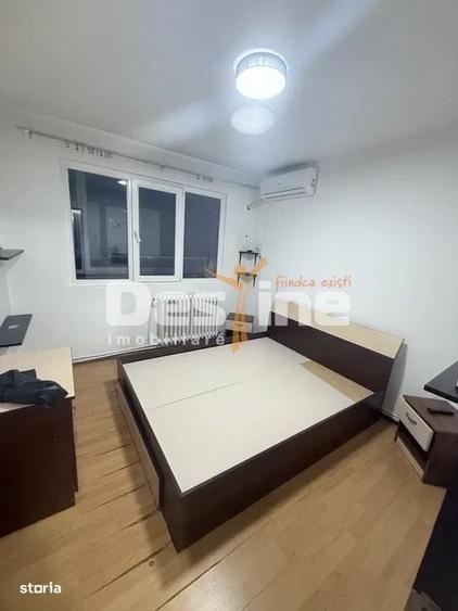 Apartament cu 4 camere decomandat în Central