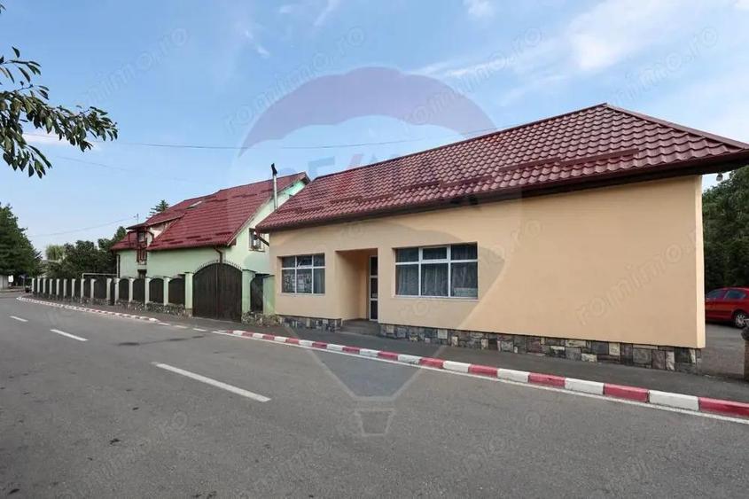 Casa si Spatiu comercial, centru in Sacele! - 5