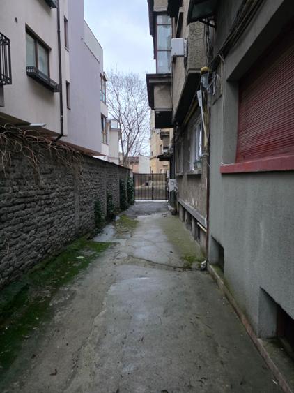 Garsoniera Pache - str. Kiritescu, et 1/3, balcon, supr. 31 mp, centrala proprie - 32