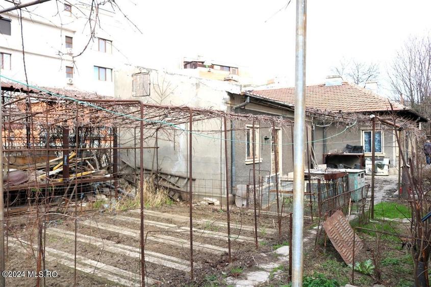 Gara - Spitalul CFR - Str. Scolii, casa din caramida, teren 380 mp! - 9