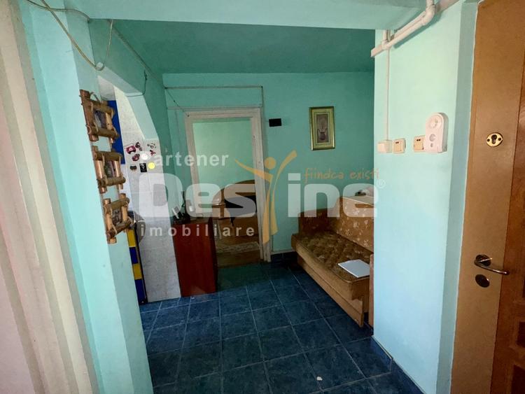 Apartament cu 2 camere decomandat, mobilat în Simeria