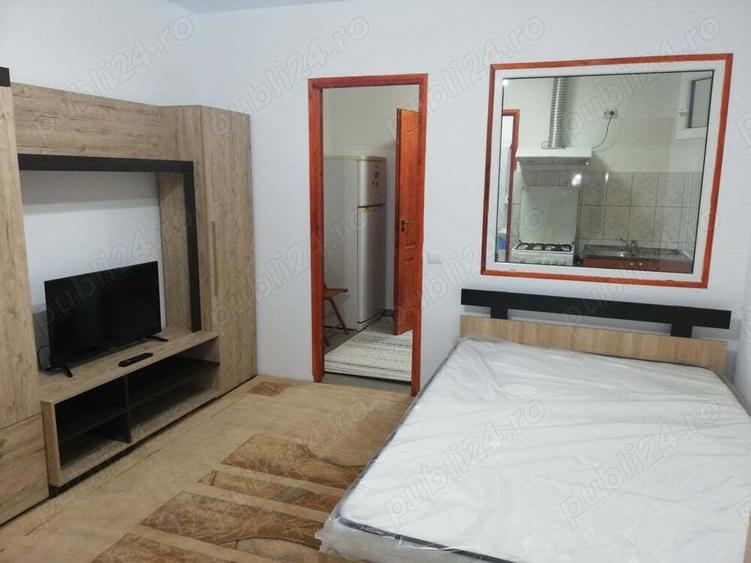 Inchiriez garsoniera la curte - 4