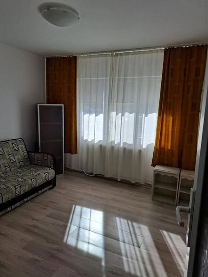 Apartament 3 camere,2 bai, 72 MP, bucatarie si beci mare ,parter inalt - Bd . Traian -Hunedoara - 7
