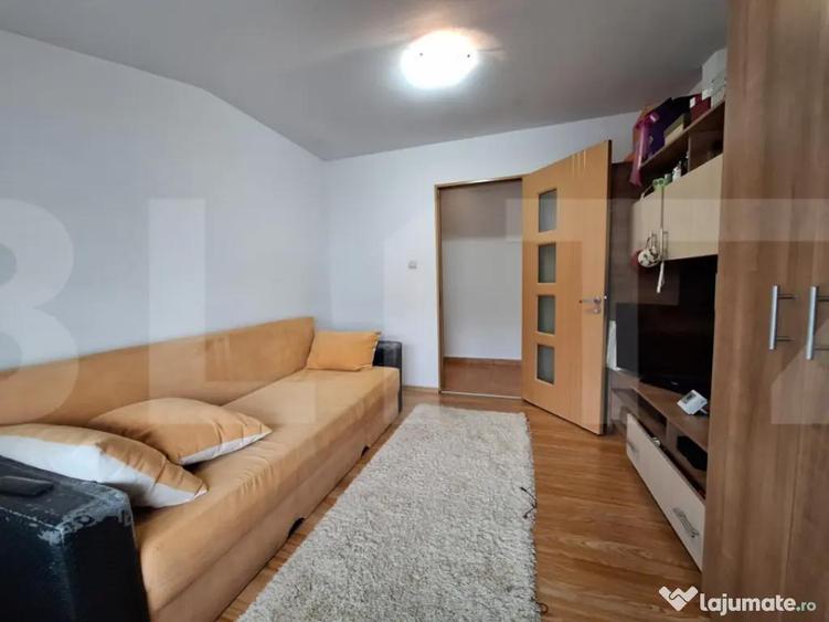 Apartament de vanzare, cu 2 camere decomandat, mobilat, zona - 7