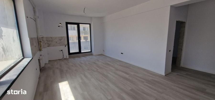 Apartament cu 3 camere decomandat în Faleza Nord