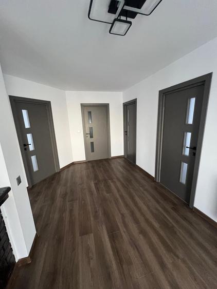 Casă cu 4 camere în Dobreni