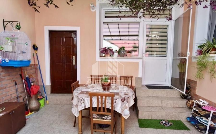Casa cu 4 camere, , centrală proprie ,zona Parneava - 9