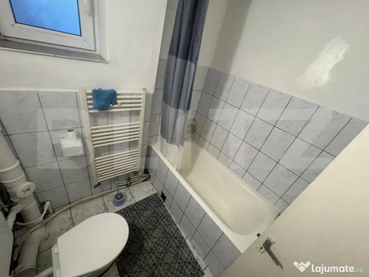 Garsoniera spa?ioasa de inchiriat 31 mp, aproape de - 6