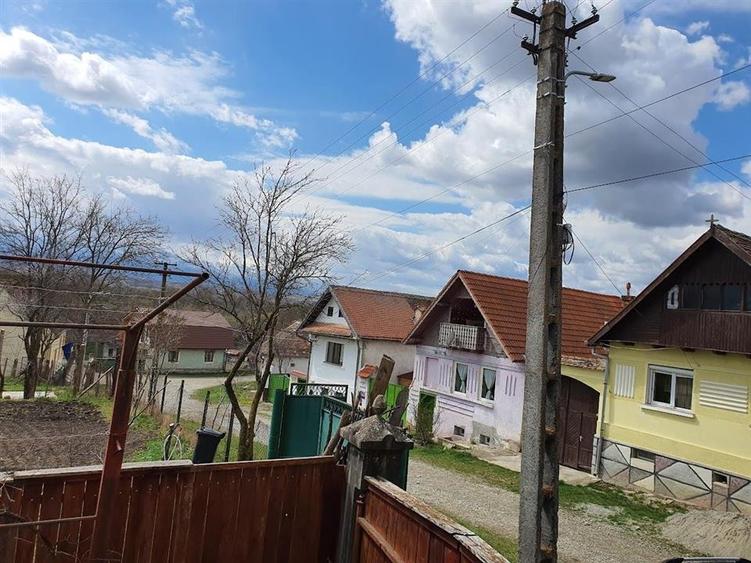 Casă cu 1100mp teren in satul Colun - la 40 km de Sibiu - 6