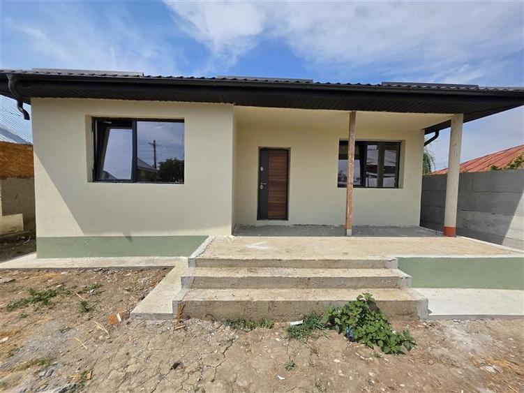 Casa noua la gri - Gostinari - 3 camere - 110mp - 700mp teren - - 2