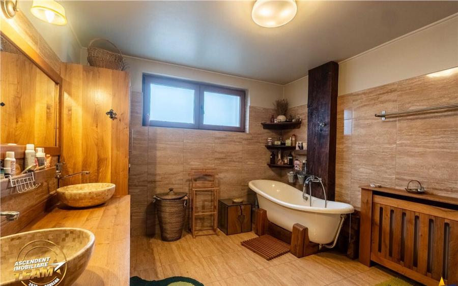 Rafinament,liniste si unicitate:Rezidenta remarcabila,Sfantu - 15