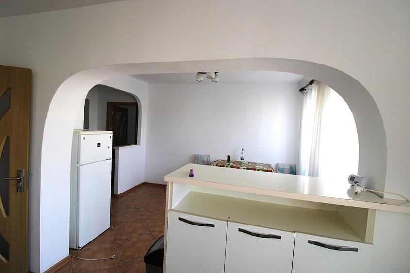 Apartament cu 3 camere  in zona I. C. Frimu (pe Nae Leonard) - 2