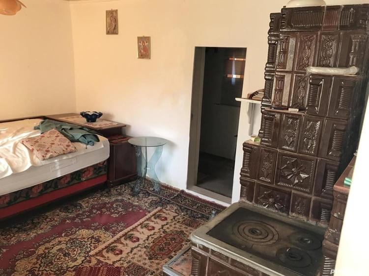Casă cu 3 camere în Costești