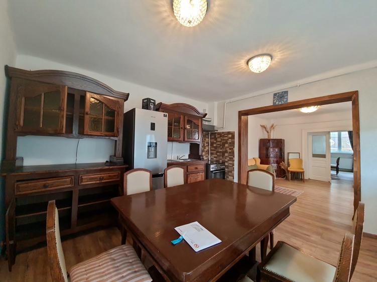 CASA COCHETA CENTRU ISTORIC CU PRIVELISTE-FARA CURTE-PRETABIL PENTRU INVESTITIE - 10