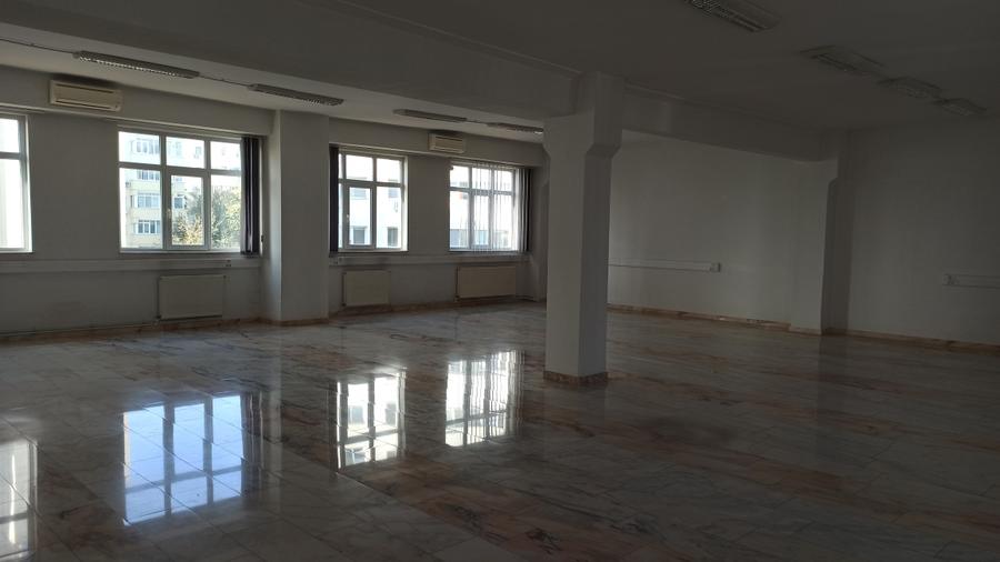 Basarabia - Morarilor (Soseaua Vergului )  spatii birouri in imobil  P+4 - 4