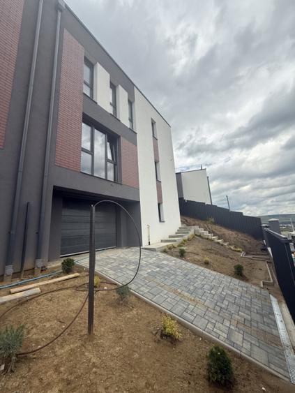 Casa 5 camere FINISAT! - 123,57 mp utili - garaj - zona Eroilor, Floresti! - 1