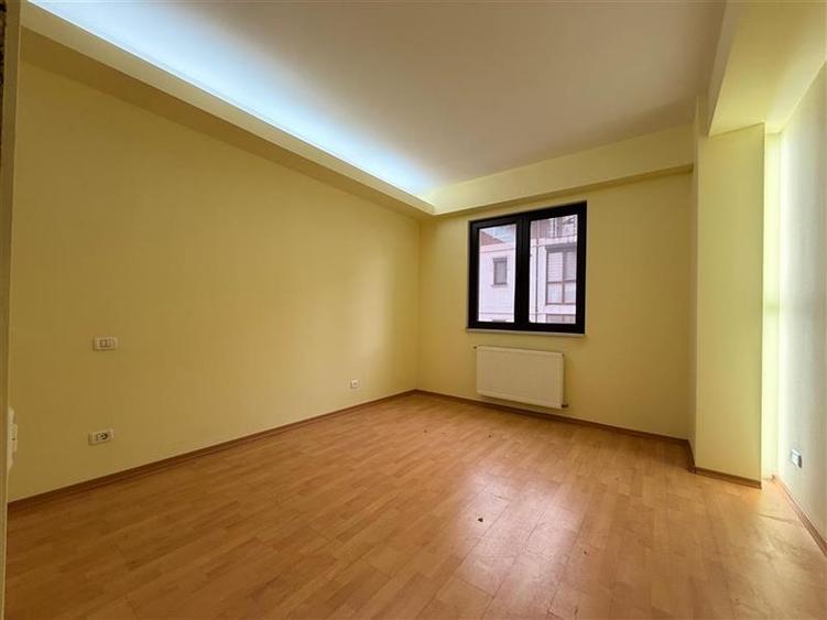 Apartament de 3 camere, 120 mp util, Ateneu Tatarasi, etaj 2, loc de parcare - 10
