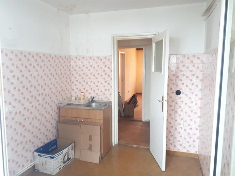 Apartament 3 decomandate Tiglina2 et3/4 ,centrala pret 76 000 euro - 4