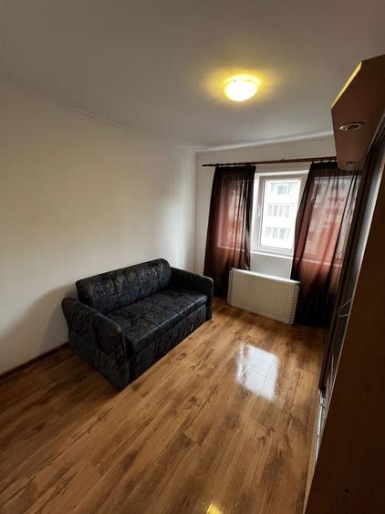 Inchiriez apartament 3 camere semi-decomandat - 3
