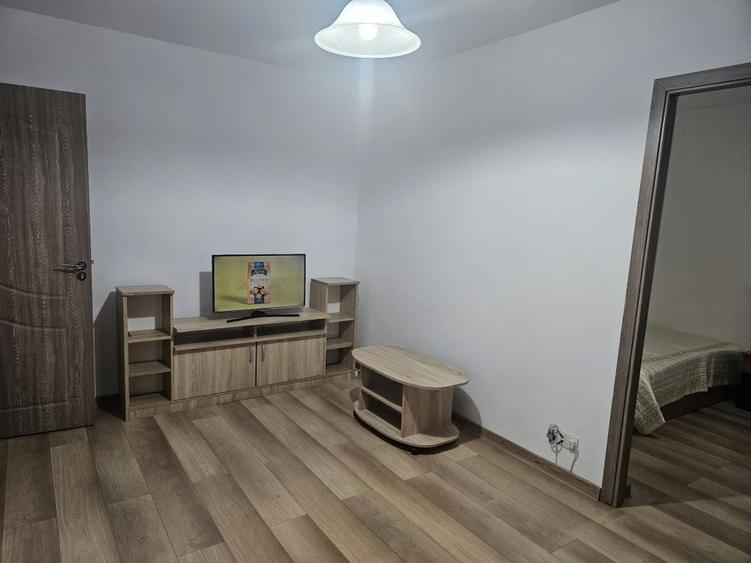 Apartament cu 2 camere semidecomandat în Ostroveni