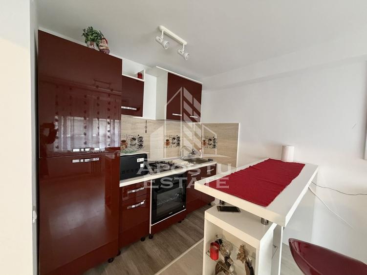 Apartament 1 cameră, 37 mp , Central -Piața  700 - 4